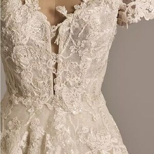 Lace Illusion Cap Sleeve Ball Gown Wedding Dress
STYLE# CWG833 SIZE 8